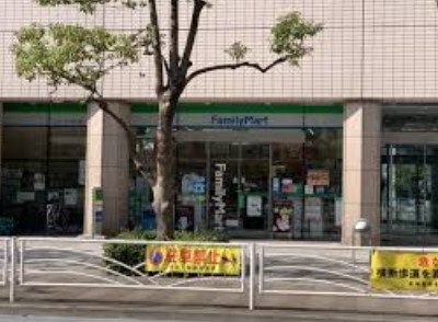 コンビニ　ファミリーマートリバージュ品川店（コンビニ）まで180m