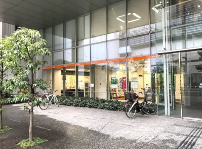 郵便局　港港南郵便局（郵便局）まで380m