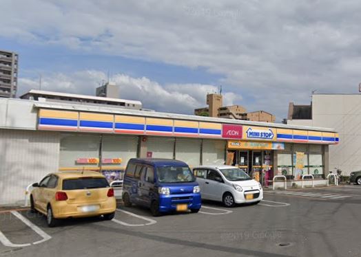 コンビニ　ミニストップ 二日市中央店（コンビニ）まで329m