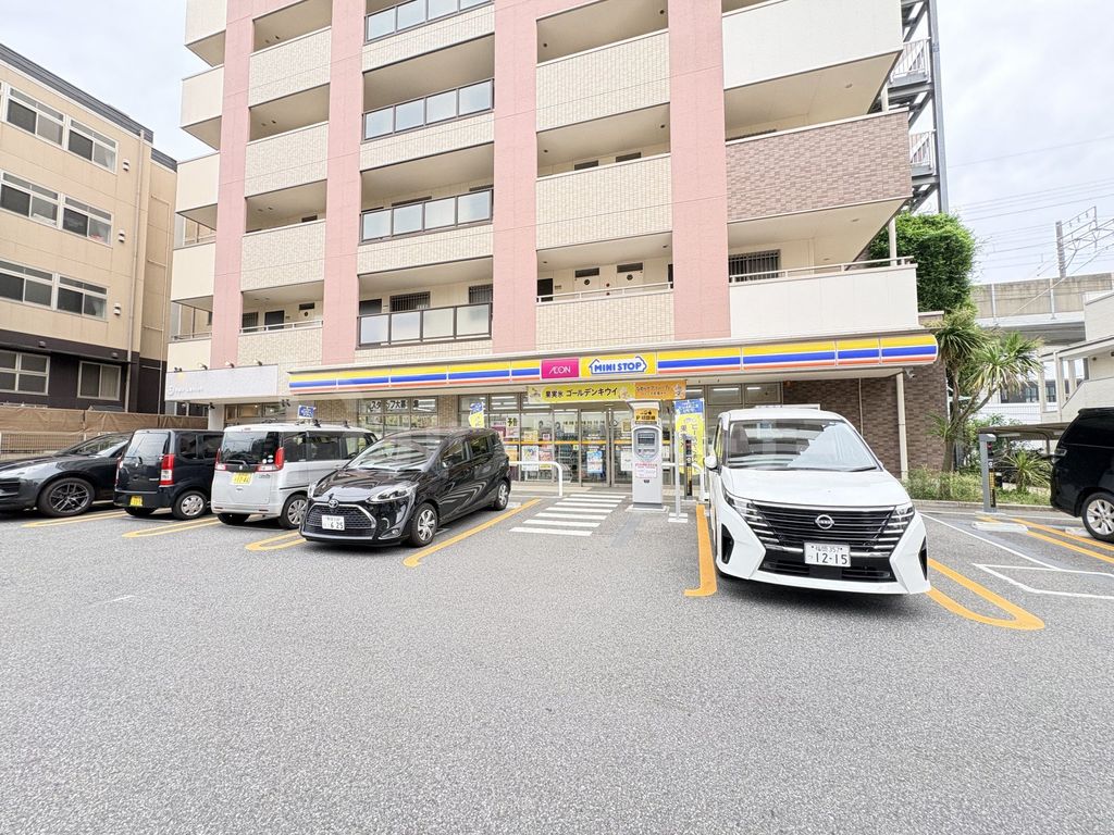 コンビニ　ミニストップ東松戸駅東口店（コンビニ）まで360m