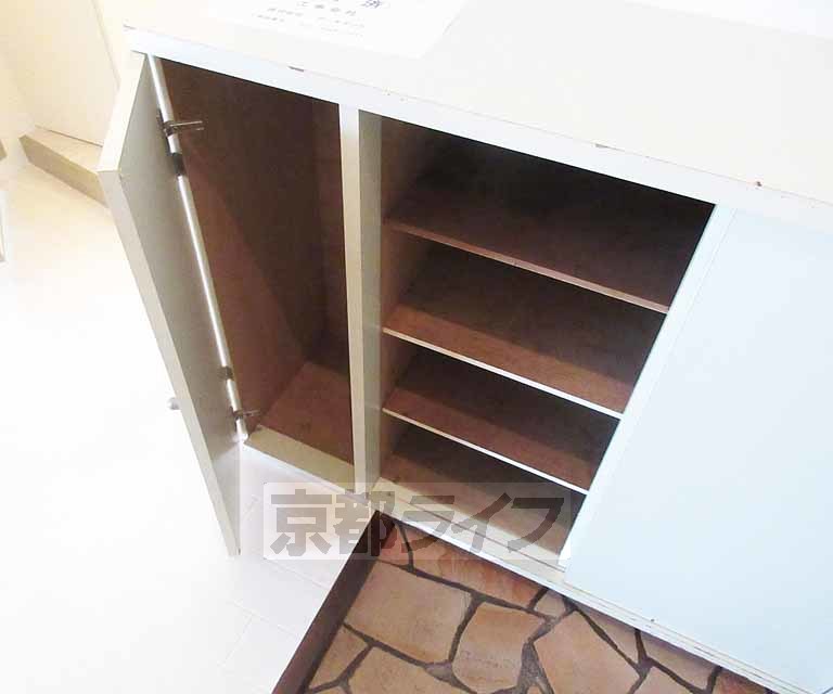玄関　玄関横に収納あります！