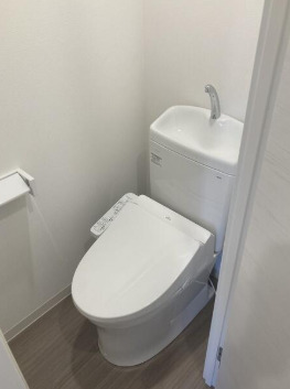 トイレ　清潔感のあるトイレです