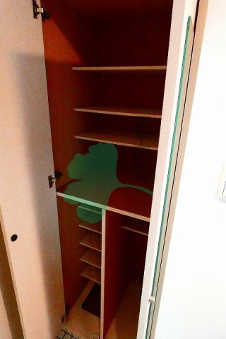 玄関　下駄箱もしっかりついてます！