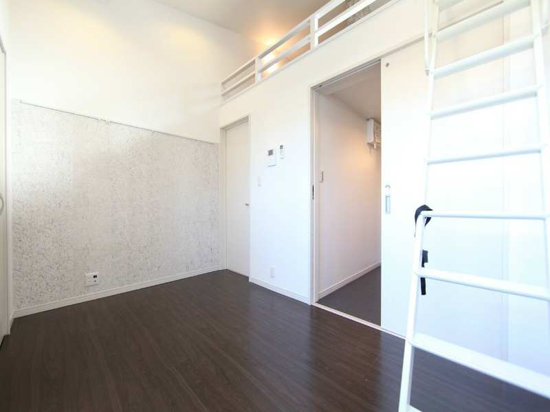 居室・リビング　洋室5.1帖　ロフト5.2帖（収納でもお部屋でも使えます）