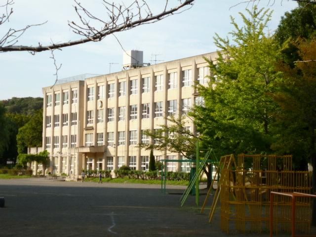 小学校　東寺方小学校（小学校）まで218m