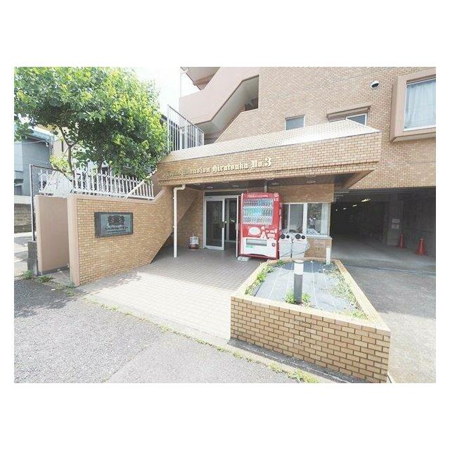 エントランス　最寄駅徒歩１７分