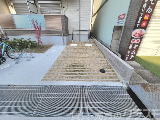 駐車場　敷地内駐車場