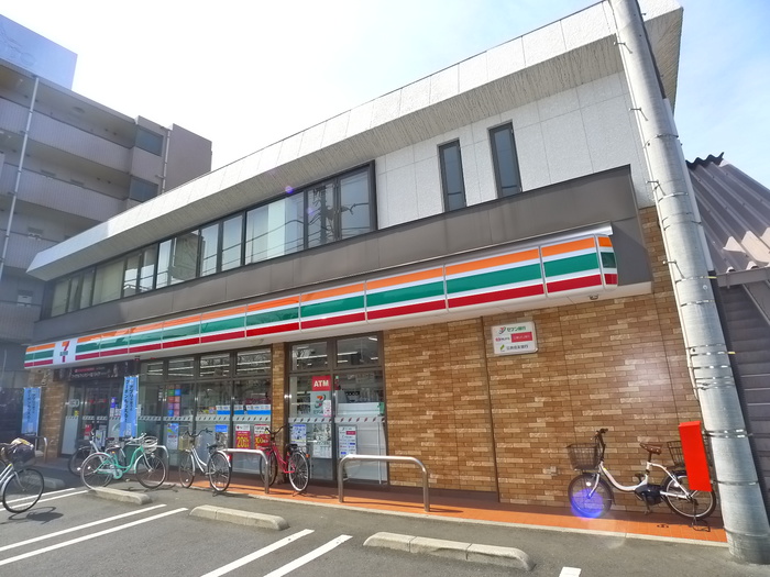 コンビニ　セブンイレブン本木店（コンビニ）まで220m