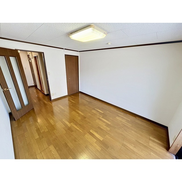 居室・リビング　※別部屋の写真になります。
