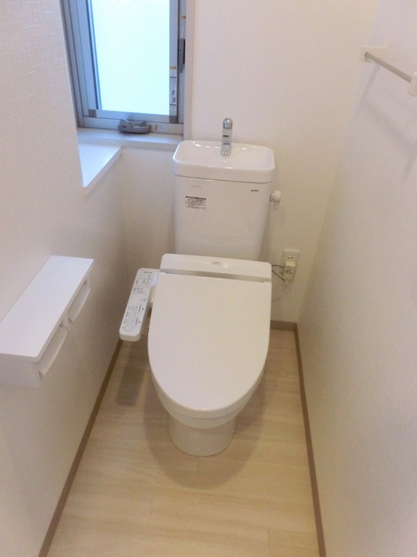 トイレ　※同物件別号室参考写真