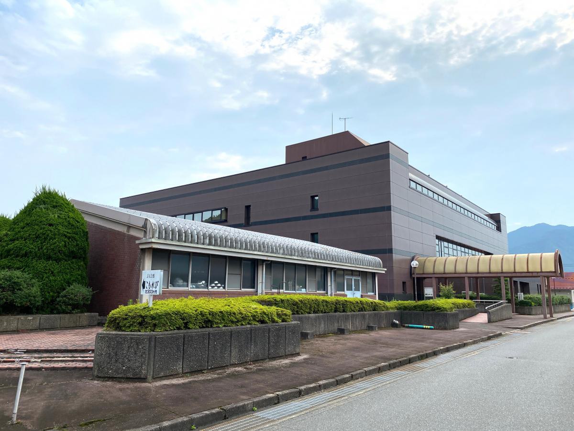 銀行　JA丹波ひかみ本店（銀行）まで180m