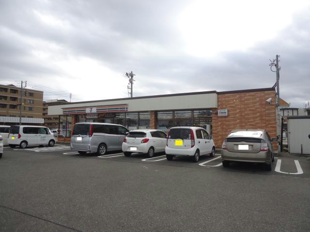 コンビニ　セブンイレブン新潟市民病院前店（コンビニ）まで245m