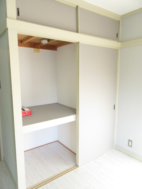 収納　※同タイプ参考写真（クロスの色柄が異なる場合があります）