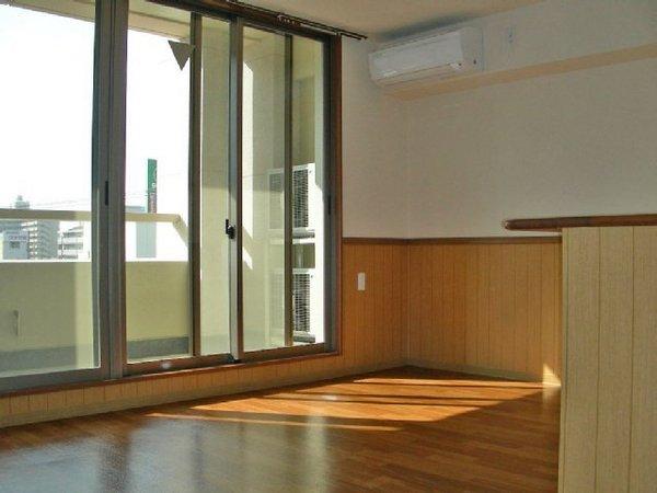 ＪＲ片町線 放出駅 徒歩12分 8階建 築20年の居間写真