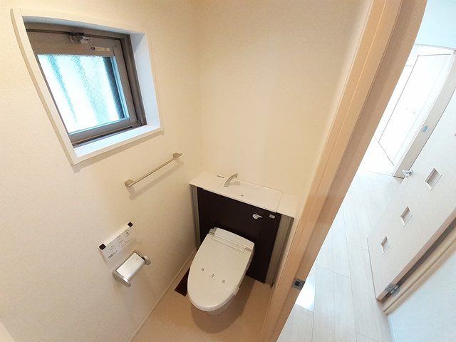 トイレ　清潔感のあるトイレです