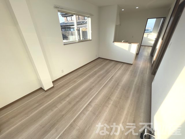 居室・リビング　こちらのリビングで趣味の時間をお楽しみください