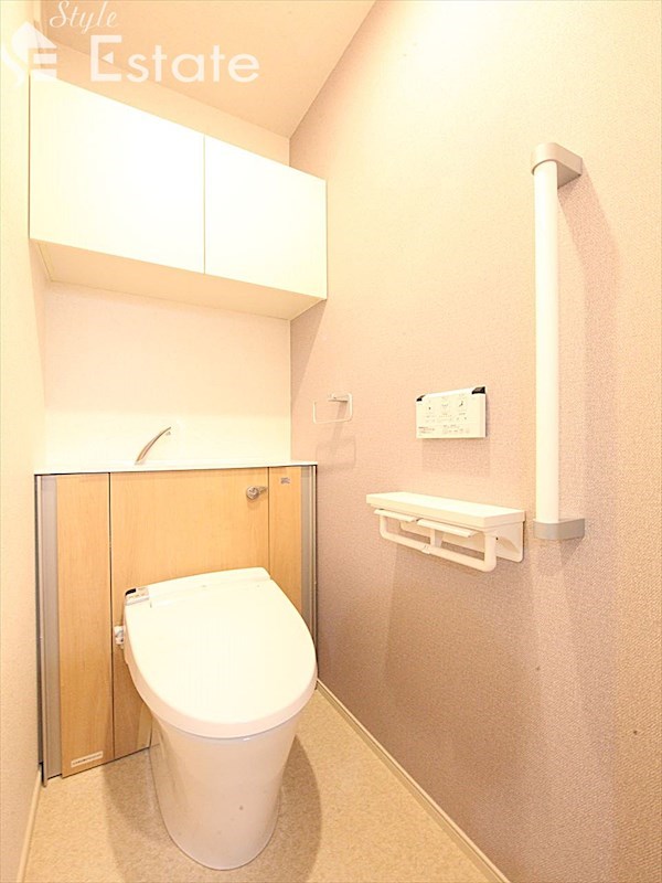 地下鉄東山線 高畑駅 徒歩7分 3階建 築6年のトイレ写真