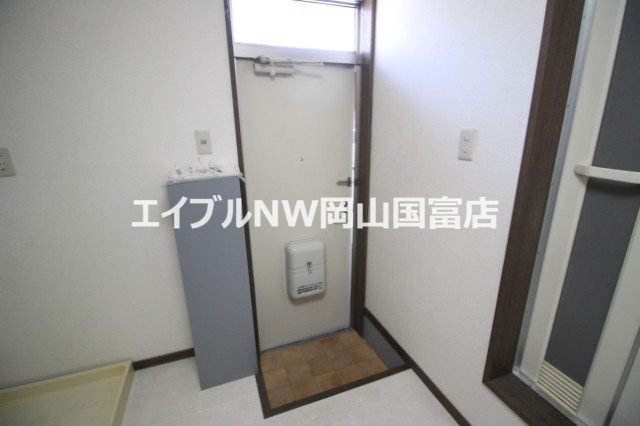 SPASEシャトル2番館の玄関写真