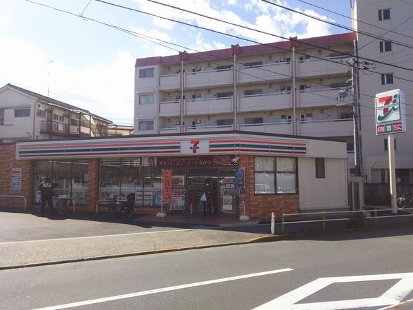 コンビニ　セブンイレブン板橋赤塚1丁目店（コンビニ）まで5m