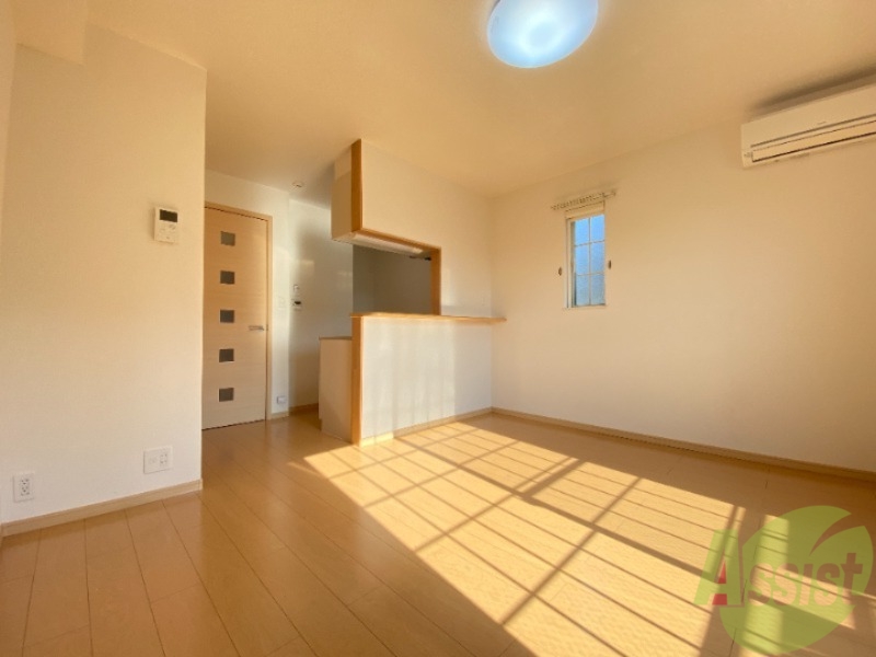 居室・リビング　心地よく過ごせる明るいお部屋