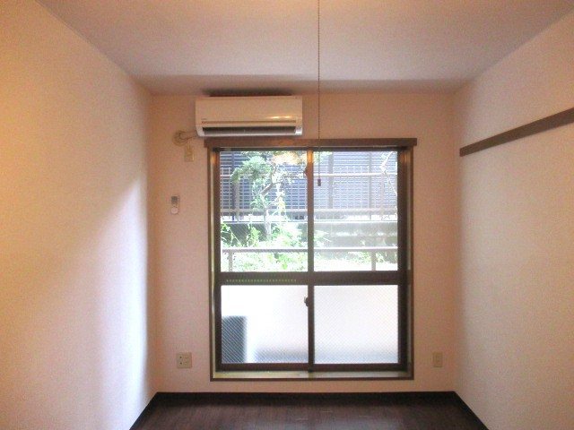 セントラルヒルズ井土ヶ谷の居間写真