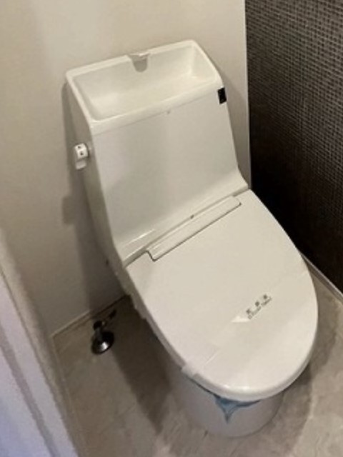 トイレ　温水洗浄便座