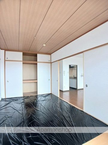 近鉄けいはんな線 新石切駅 徒歩26分 6階建 築30年の内装写真