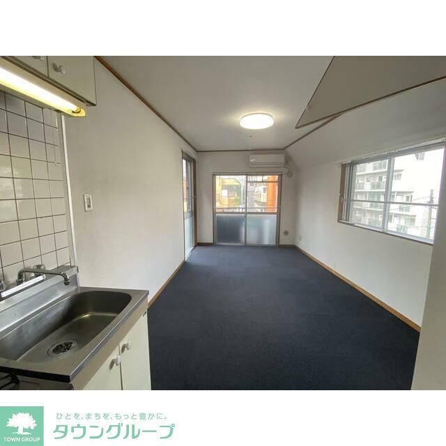 リエパレス立川の居間写真