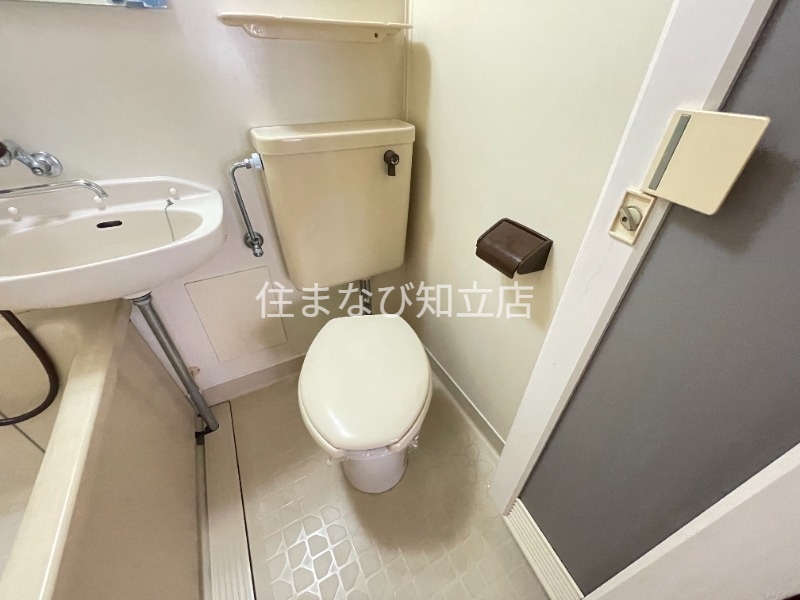 トイレ　別室同型写真／反転
