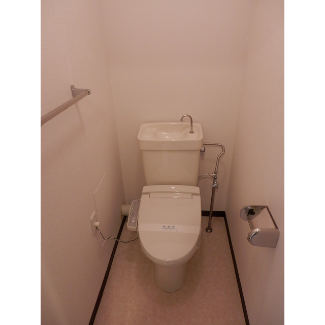 朝日レジデンス小柴2号棟のトイレ写真