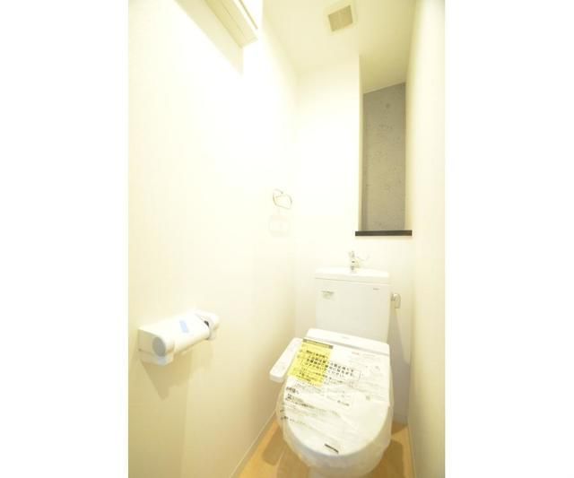 小田急江ノ島線 湘南台駅 徒歩5分 4階建 築10年のトイレ写真