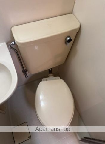 都営大江戸線 練馬駅 徒歩4分 5階建 築36年のトイレ写真