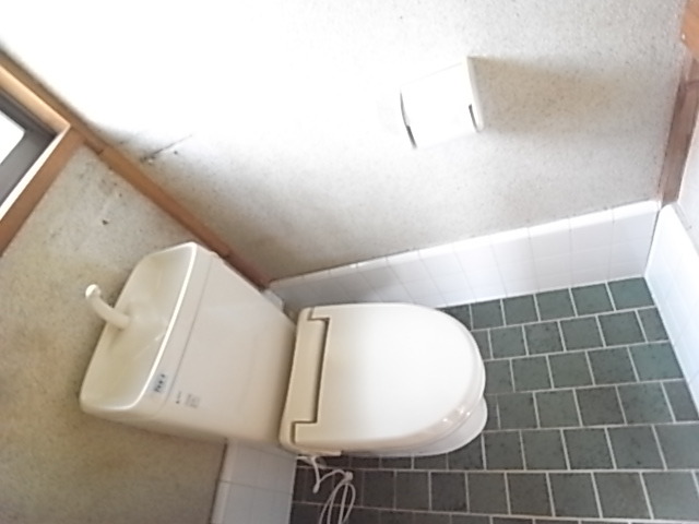ＪＲ高崎線 鴻巣駅 徒歩29分 1階建 築44年のトイレ写真