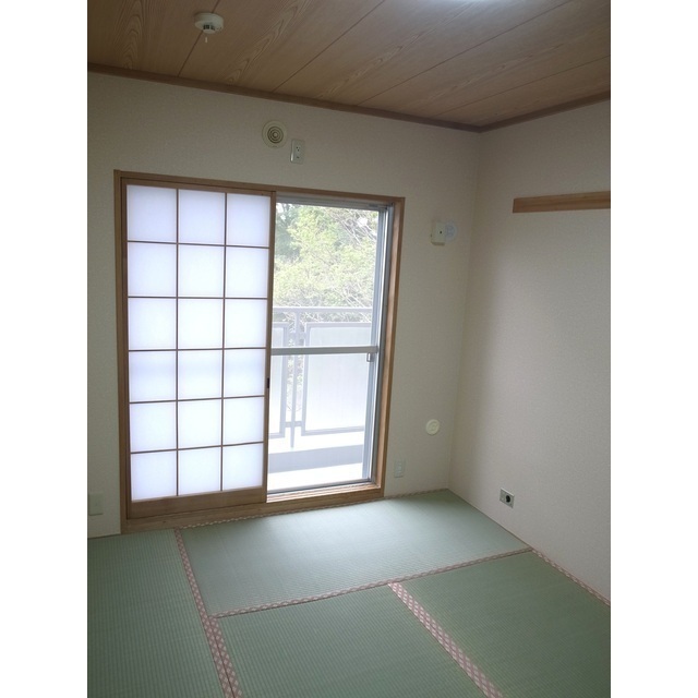 リバーサイドハイツ3号棟の居間写真