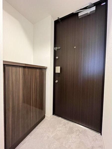 玄関　収納もある玄関です