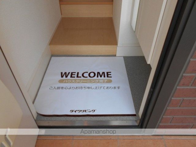 ＪＲ総武線 新小岩駅 徒歩20分 2階建 築11年の玄関写真