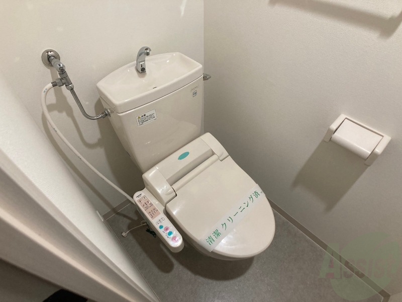 トイレ　こちらはトイレです。清潔感があり、安心して使用できます。