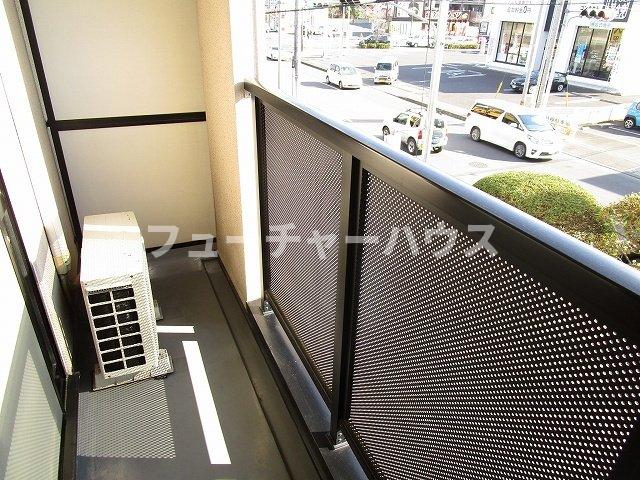 バルコニー　外からの目が気にならないバルコニーで洗濯物が干せます