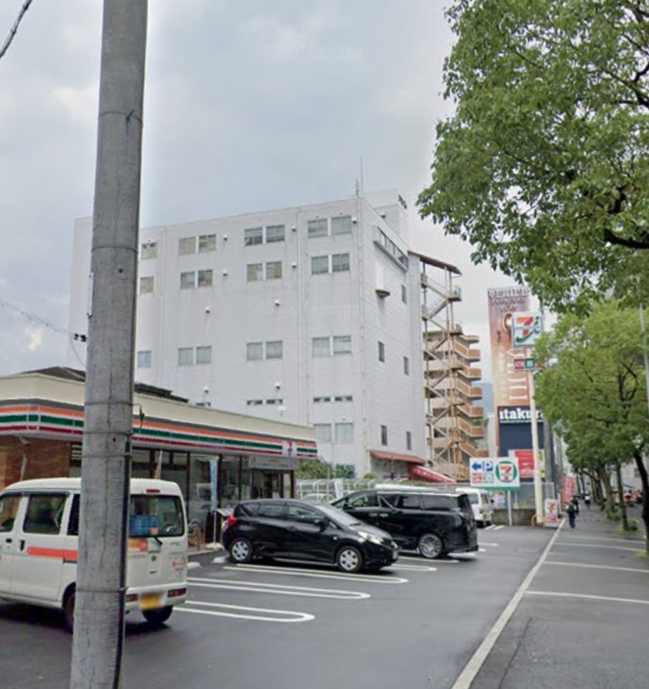 コンビニ　セブンイレブン東大阪川中店（コンビニ）まで177m