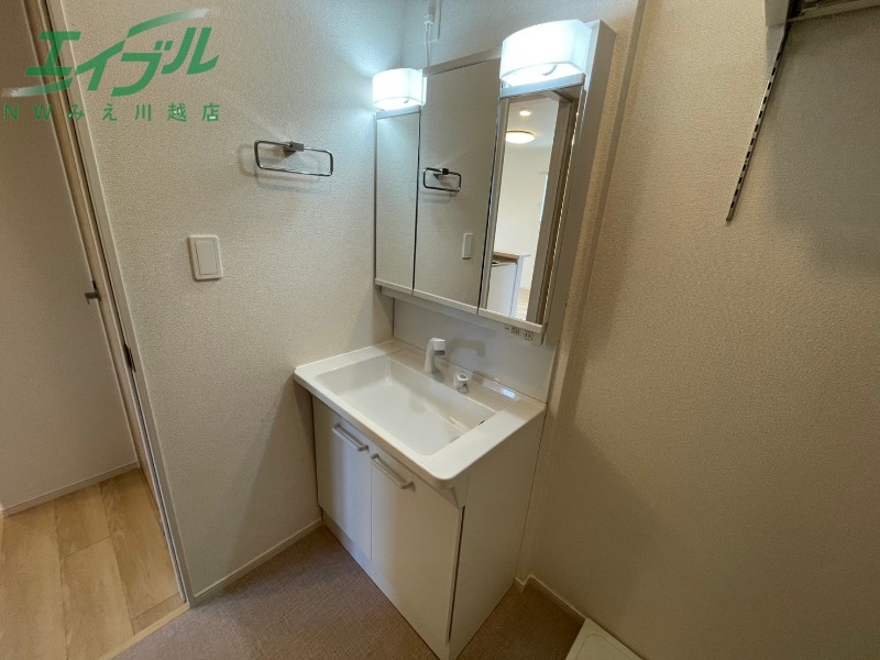 洗面設備　同型参考写真
