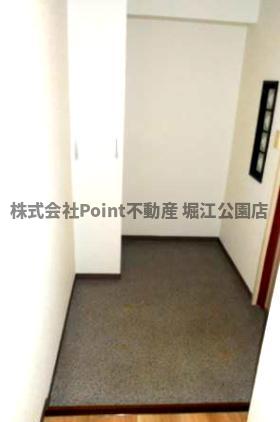 地下鉄谷町線 谷町六丁目駅 徒歩5分 7階建 築34年の玄関写真