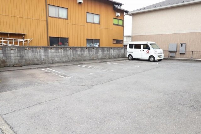 駐車場　駐車場