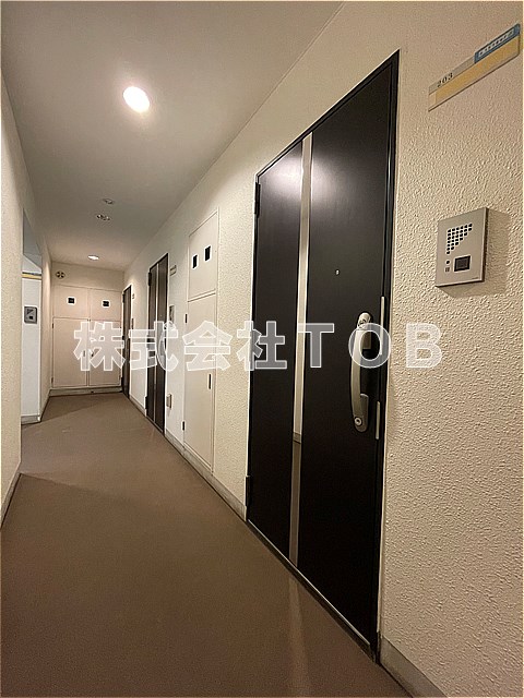 その他　玄関ドア※クリーニング中の写真※