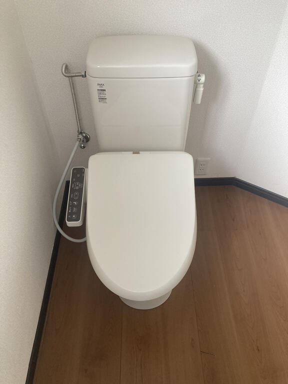 田川市戸建てのトイレ写真