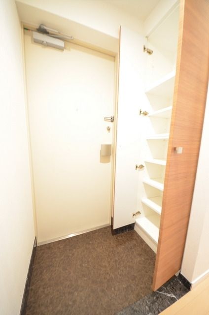 スパシエ八王子クレストタワーの玄関写真