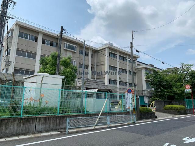 小学校　岐阜市立華陽小学校（小学校）まで615m