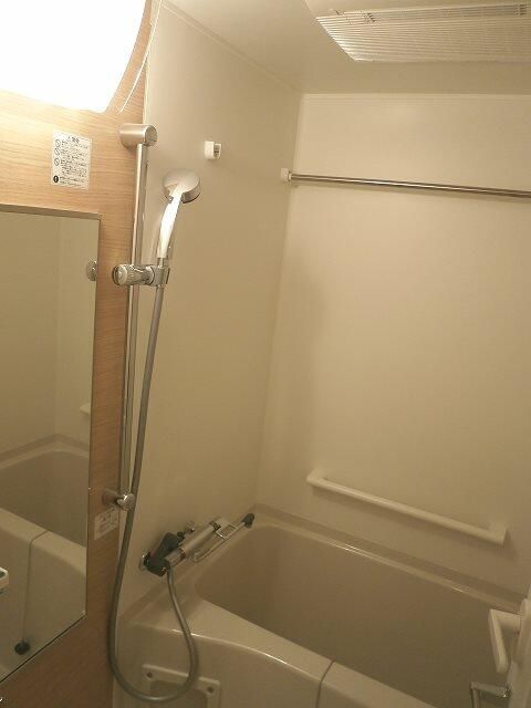 バス・シャワールーム　写真は同タイプ住居です。