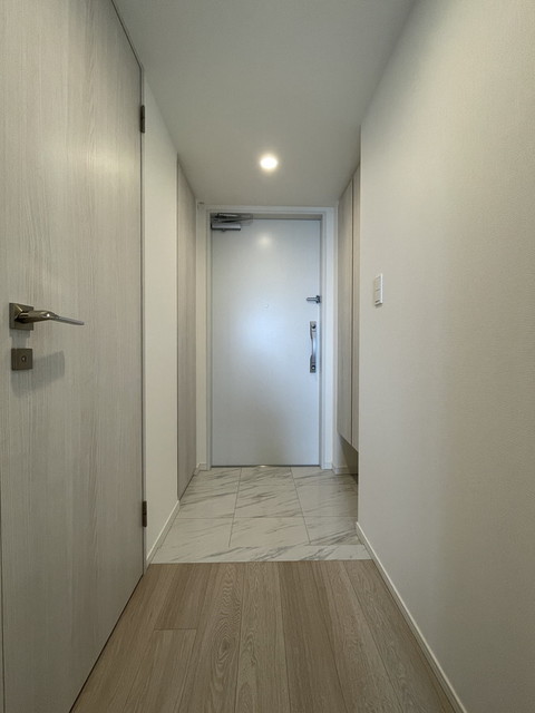 玄関　※写真は同タイプ住戸です。