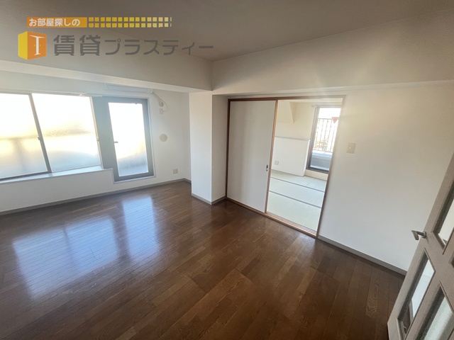 居室・リビング　広々としたお部屋です。
