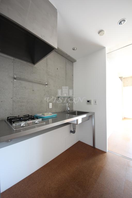 キッチン　別タイプのお部屋の写真になります。